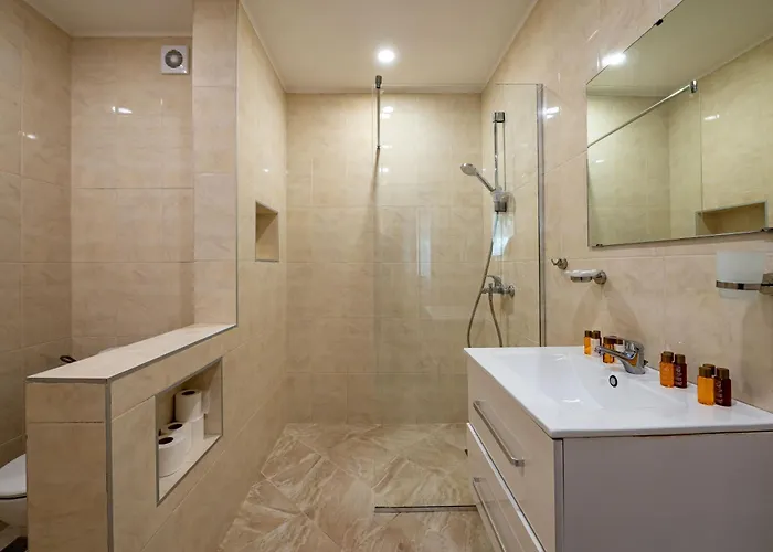 Perla First Line Apartament *