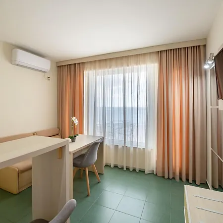 Perla First Line * نيسيبار