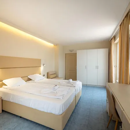 Perla First Line Appartamento Nesebar