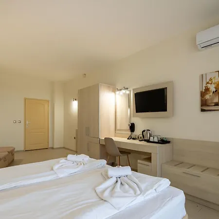 Perla First Line Апартамент